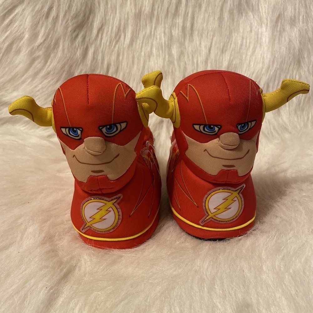 DC Flash Slippers Toddler Boy's Size 7-8 Red Light Up Slip‎ On Shoes